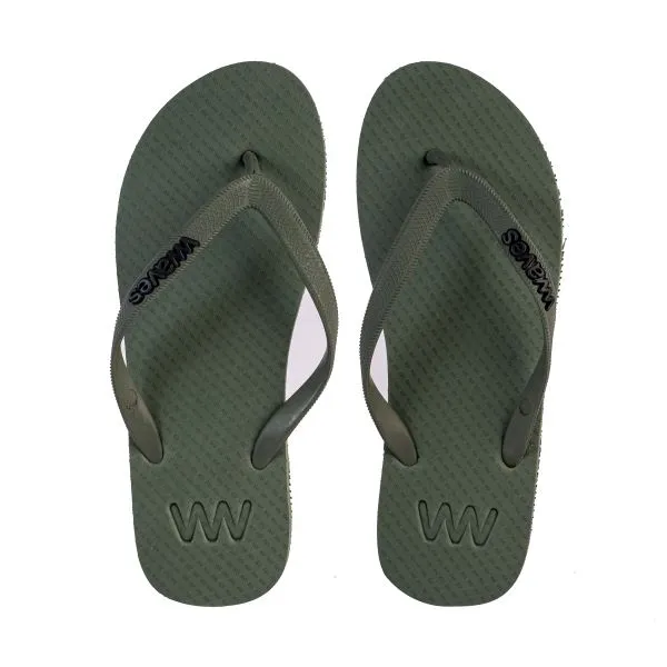 Natural rubber flip flops