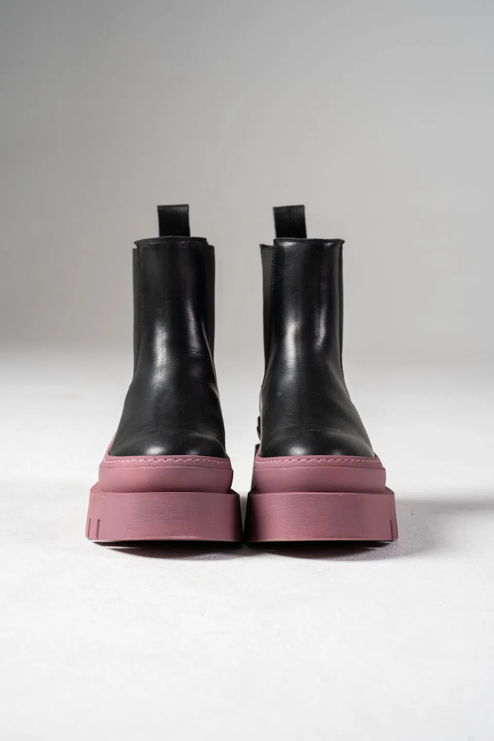 Vitello Black Fuchsia Chelsea Boots