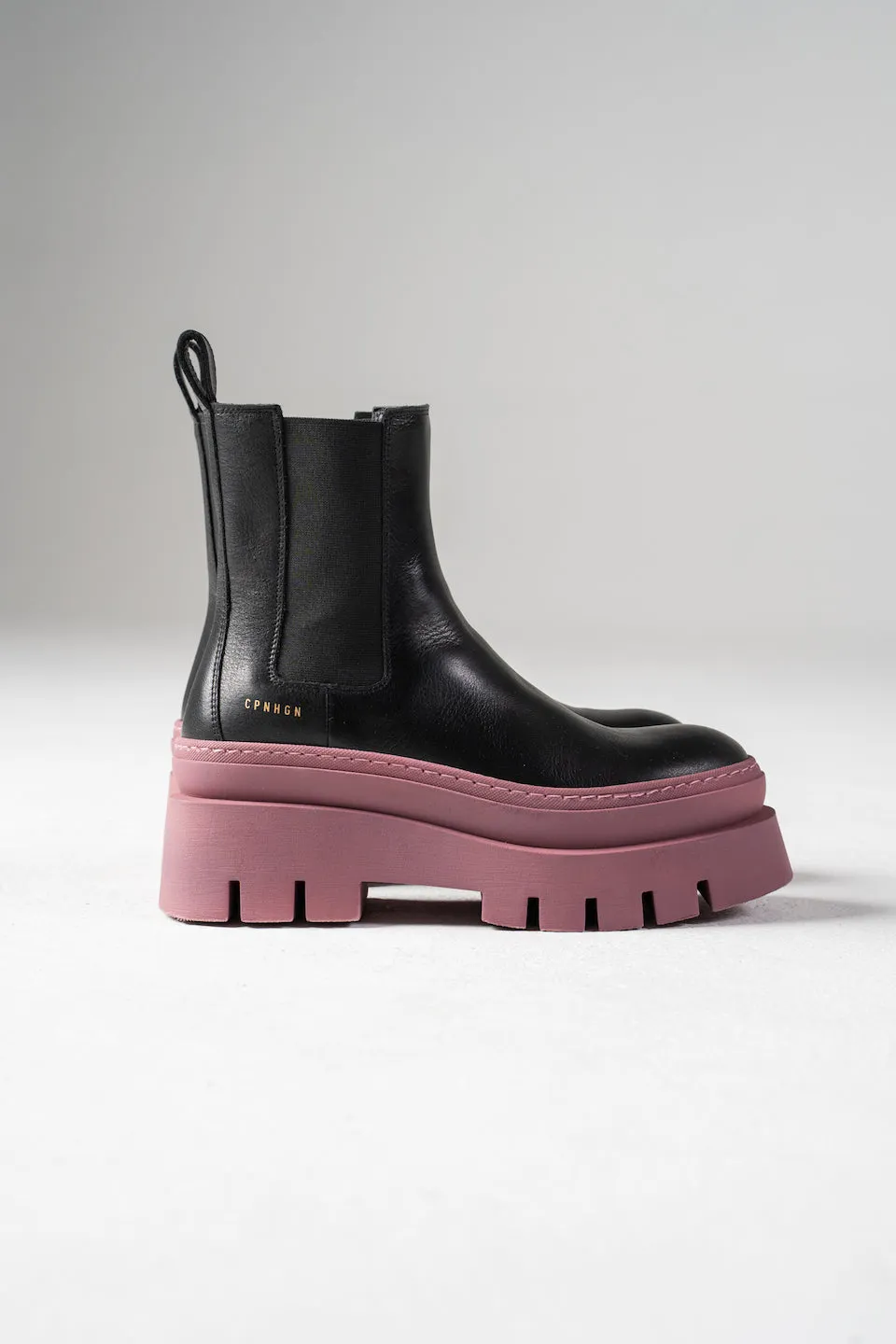 Vitello Black Fuchsia Chelsea Boots